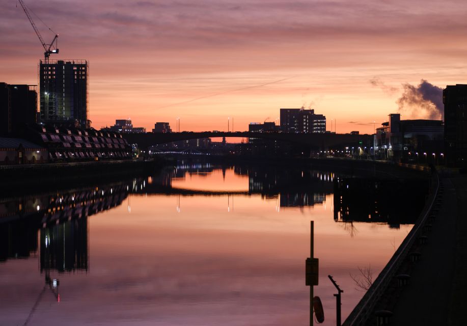 Glasgow: Express Walk With a Local in 60 Minutes - Overview of the Experience