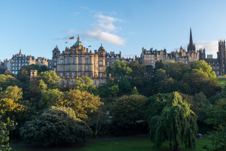 Glasgow: First Discovery Walk And Reading Walking Tour Tour Overview