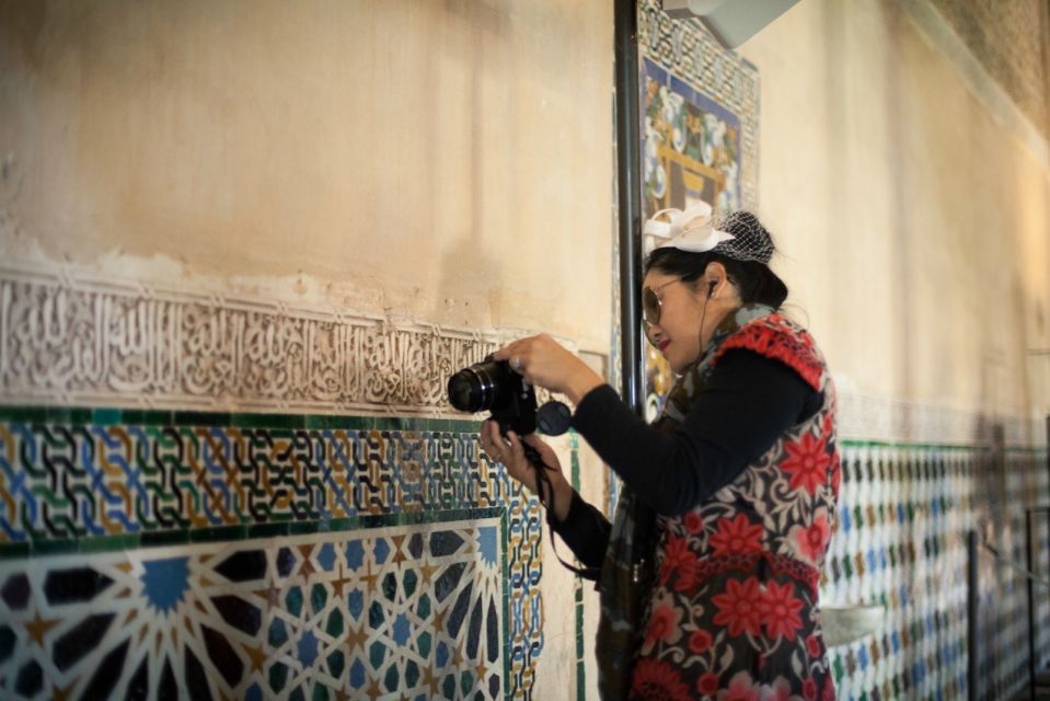 Granada: Alhambra and Nasrid Palaces Private Tour - Tour Details