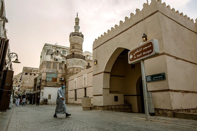 Guided Tour in Jeddah by Local Woman - Tour Overview