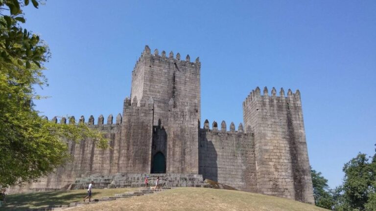 Guimarães Tour (4 Hours): From Oporto; City Tour Half Day Trip Tour Overview