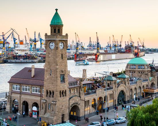 Hamburg: 2 Hour Tour Along The Elbe Tour Details