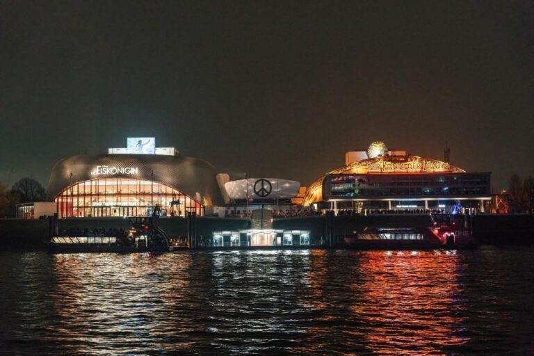 Hamburg Combi: 1.5h Evening Cruise & 2h Reeperbahn Tour Tour Details