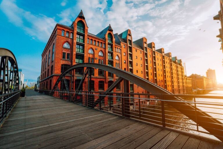 Hamburg: Old Town & Speicherstadt Private Walking Tour Tour Overview