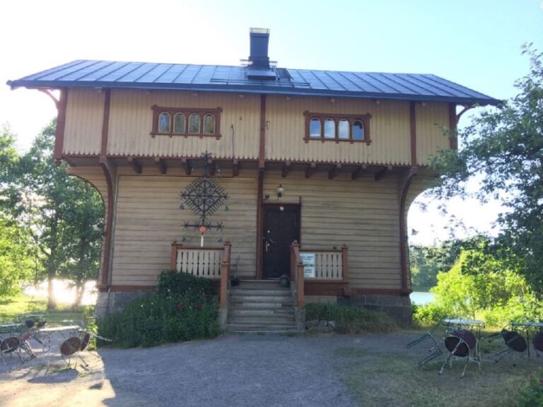 Helsinki: Sightseeing Tour With Seurasaari Open Air Museum Seurasaari Open Air Museum