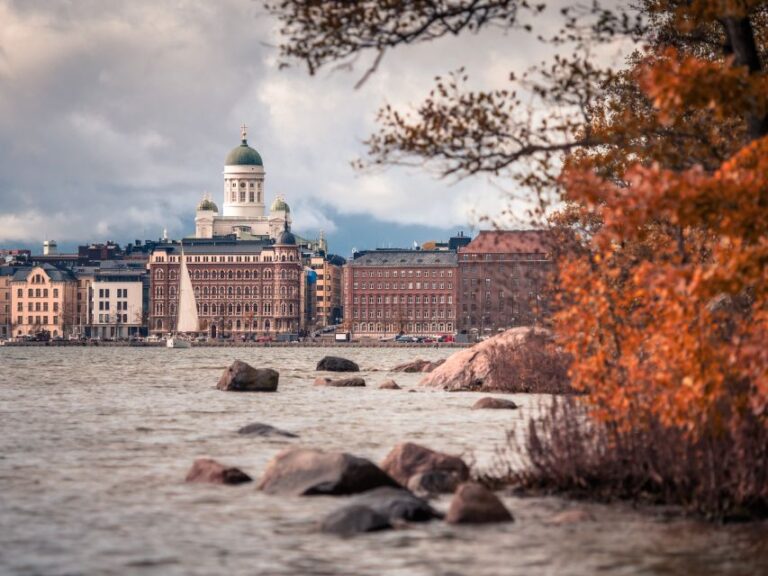 Helsinki: Small Group Walking Tour With City Planner Guide Tour Overview