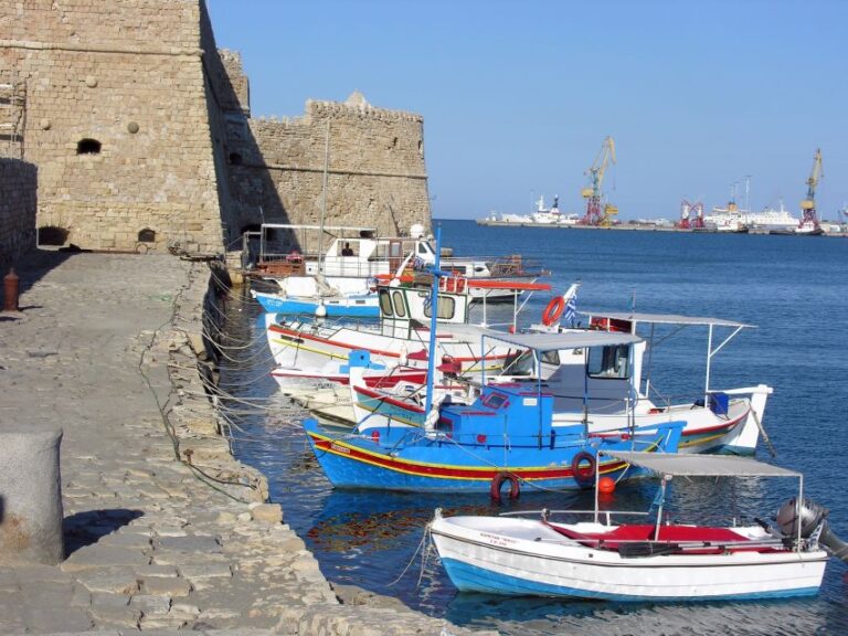 Heraklion: Historical Sightseeing Private Walking Tour Tour Overview