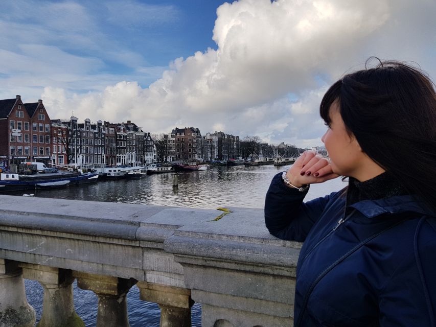 Historic Amsterdam Walking Tour: Royal Palace & Flea Markets - Tour Experience