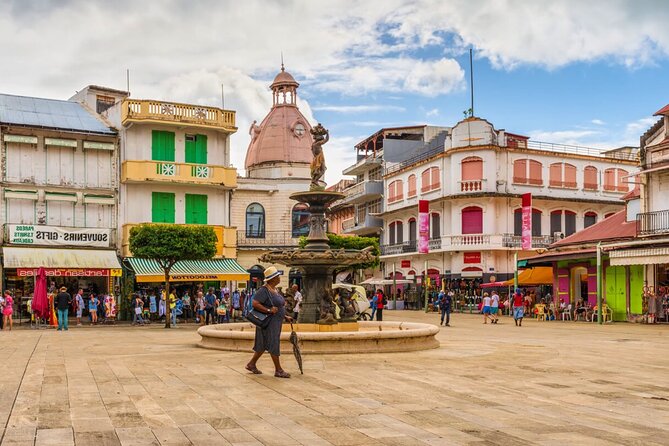 Historic Walking Tour of Pointe-À-Pitre With Guide in English - Meeting Details