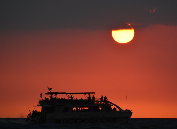 Historical Dinner Cruise To Kealakekua Bay Overview And Highlights