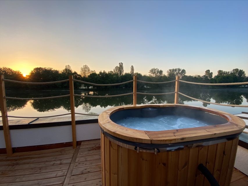 Hot Tub and Relaxation - Overview of the Experience