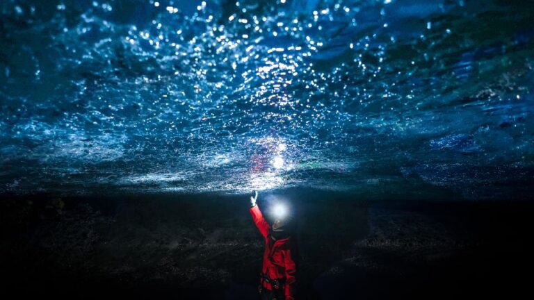 Iceland: Ice Cave Captured With Professional Photos Overview