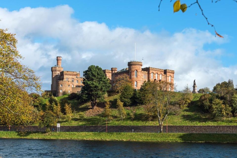 Inverness Family Footsteps: History and Markets - Inverness Town House and Castle