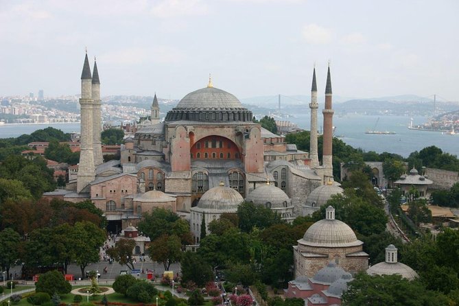 Istanbul 7 Hours Mini Group Tour With Tram. Save Time In Traffic Exploring The Iconic Blue Mosque