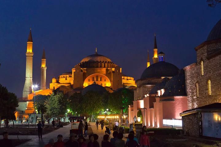 Istanbul St Sophia,blue Mosque,hippodrome Guided Tour Tour Overview