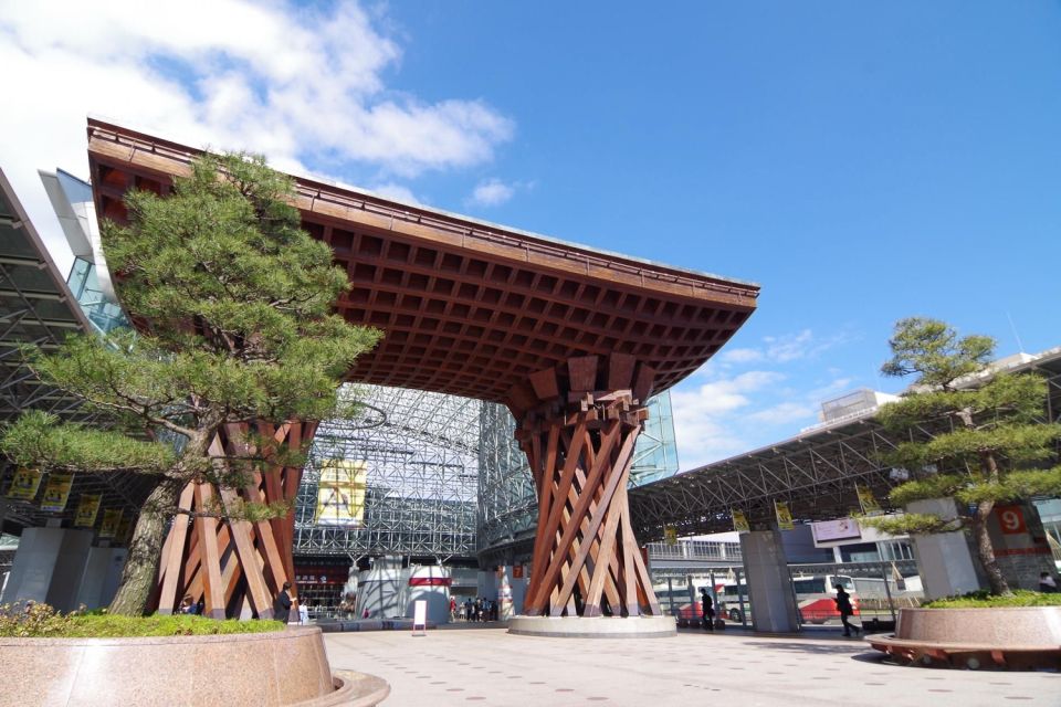 Kanazawa: Private Tour With Local Guide - Tour Overview and Pricing