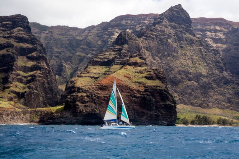 Kauai: Napali Coast Sunset Sailboat Tour With Dinner Tour Overview