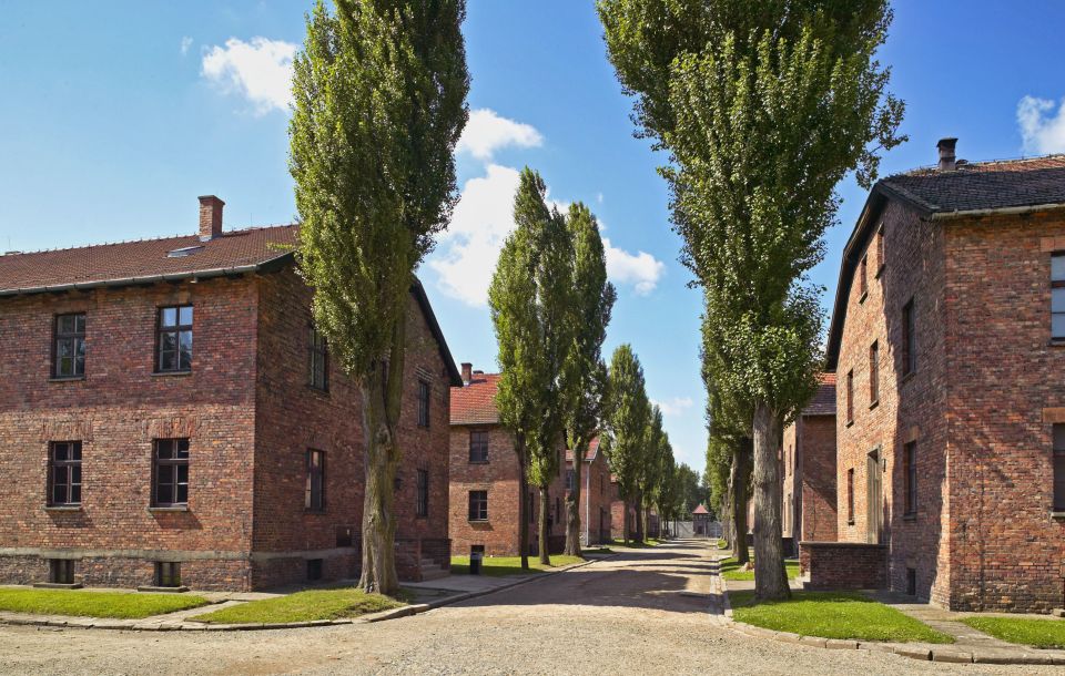 Krakow: Auschwitz Guided Tour With Optional Lunch and Pickup - Itinerary and Experience