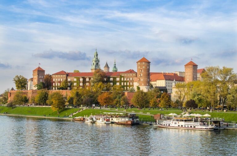 Krakow: Daily Wawel Cathedral Guided Tour With Admission Tour Overview