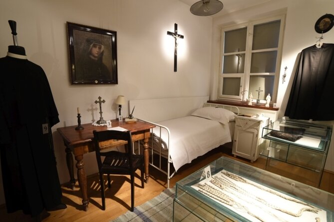 Krakow: Pope John Paul II History: Guided Tour - Home & Sanctuary - Pickup and Meeting Details