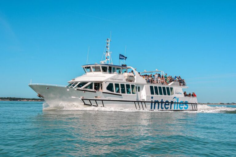 La Rochelle: Boat Trip To Fort Boyard (2h00) Departure From Old Port