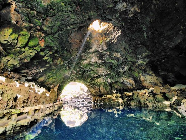 Lanzarote Cesar Manrique With Green Caves Or Jameos Del Agua Entrance Overview Of Lanzarote And Cesar Manrique