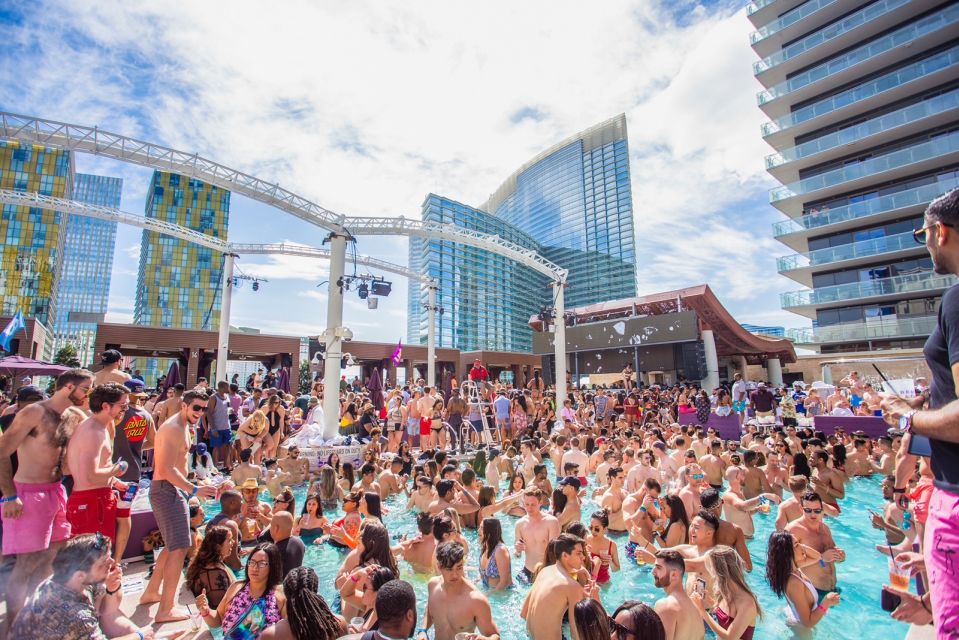 Las Vegas: Party Bus Day Club Tour With Drinks & Club Entry - Tour Overview and Pricing