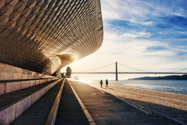 Lisbon: Capture The Most Photogenic Spots With A Local Tour Overview