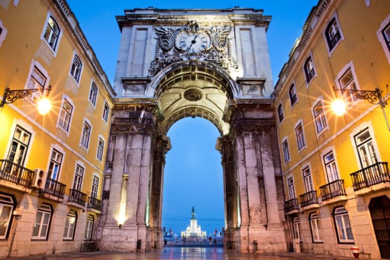 Lisbon: First Discovery Walk And Reading Walking Tour Tour Overview