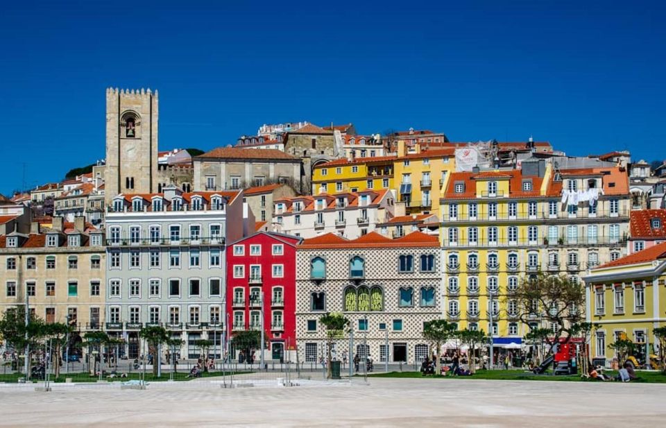 Lisbon Highlights Tour - Historic Alfama District