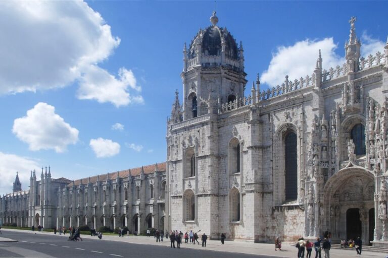 Lisbon In One Day: Full Day Minivan Historic Tour Tour Overview