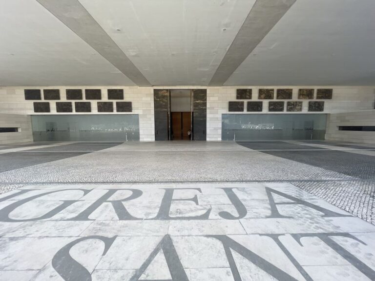 Lisbon: Private Tour To Fatima, Batalha, Nazaré, & Óbidos Discover Fátimas Sacred Shrine