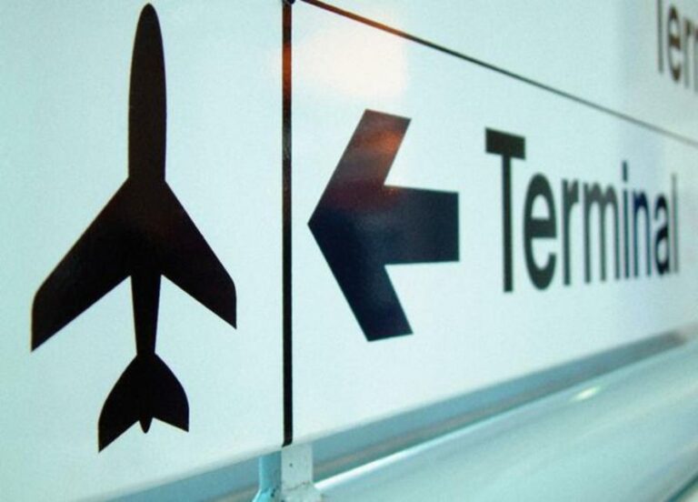 Lisbon: Private Transfer Between The Airport & Ericeira Area Transfer Details