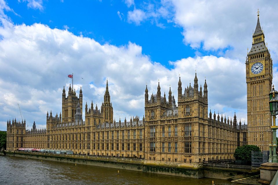 London: 2-Hour Photo Walk to Iconic Spots With Photographer - Tour Overview