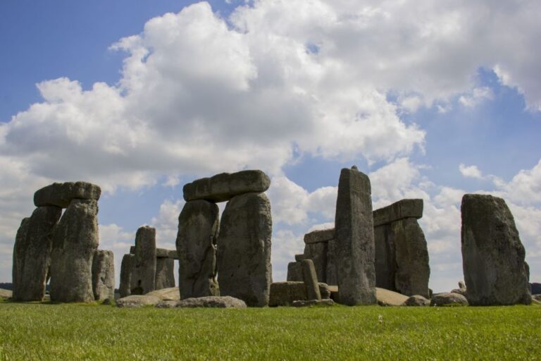 London: 3 Day Stonehenge, Bath & South West Coast Tour Tour Overview