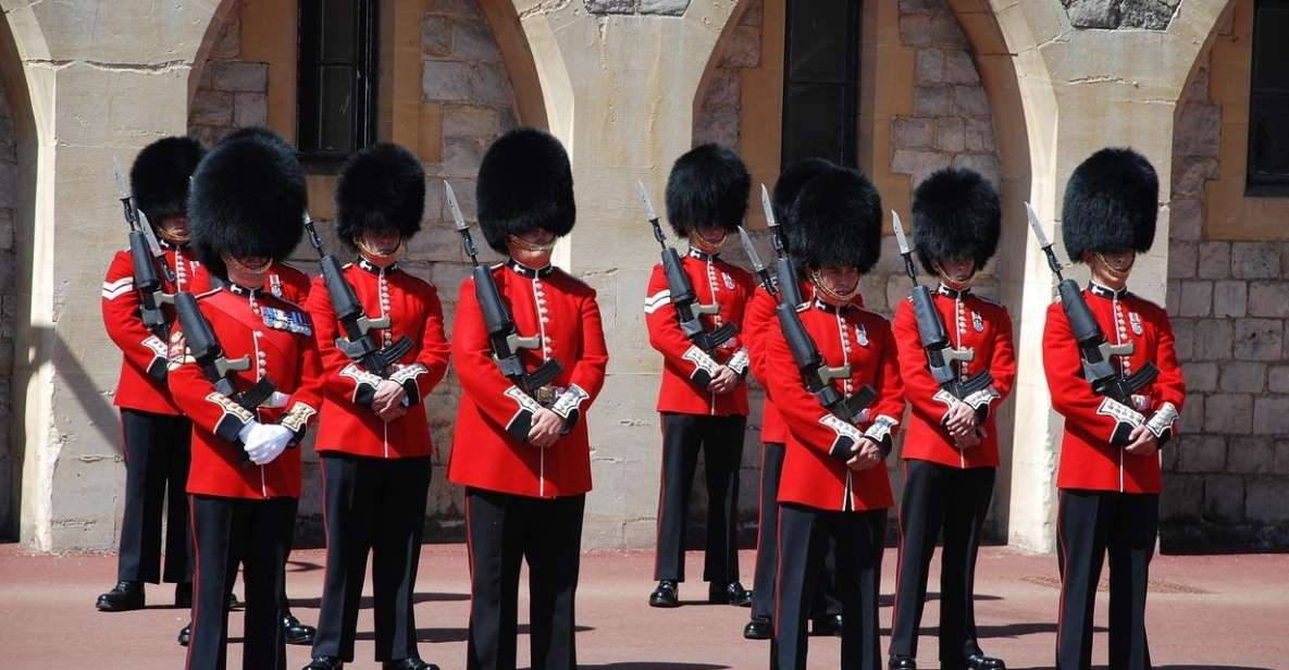 London: Changing of the Guard & Westminster Abbey - Activity Overview