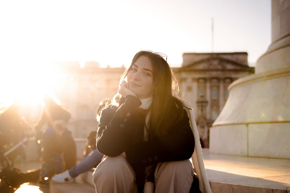 London: Professional Photoshoot Outside Buckingham Palace - Activity Overview