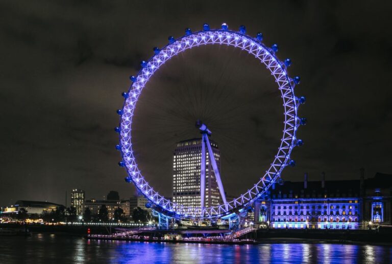 London: River Thames Dinner Cruise Cruise Overview