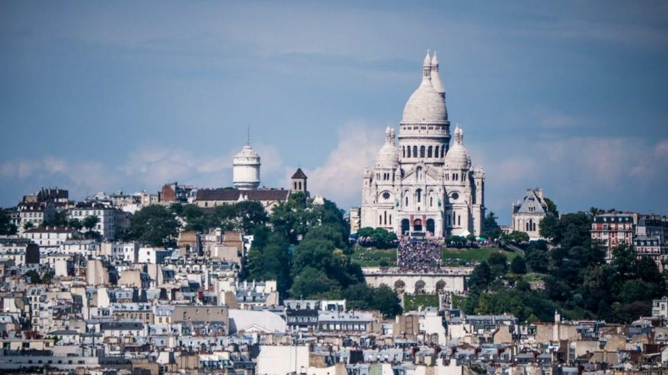 Louvre Tour Combined With Paris Montmartre Tour - City Tour Highlights