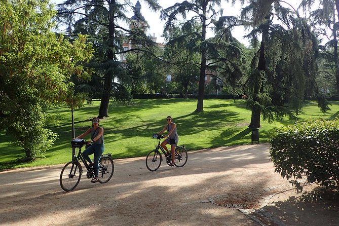 Madrid Parks & Riverside Bike Tour - Meeting and Pickup