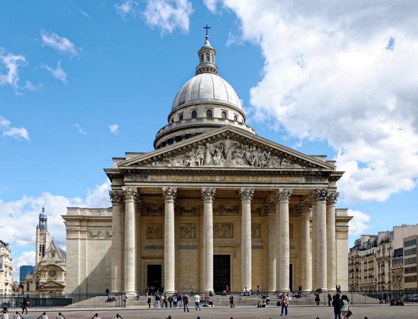 Majestic Highlights of Paris With Local Tasting Tour - Discover Montmartre and the Sacré Cœur