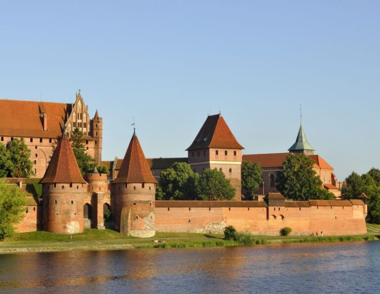 Malbork Castle Tour: 6 Hour Private Tour Tour Overview