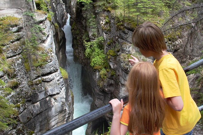 Maligne Canyon Hiking Tour Exploring Maligne Canyon