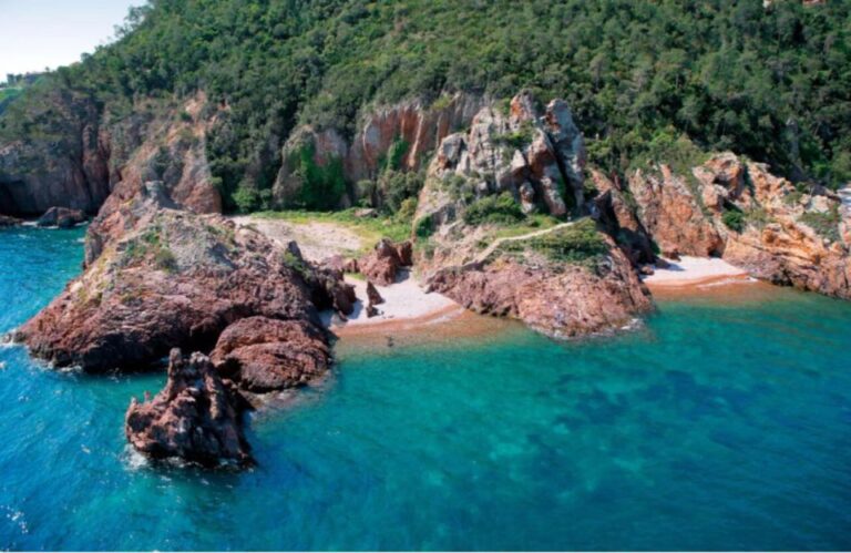 Mandelieu And The Esterel Mountain By Boat Without A License Discover The Creeks Of Esterel