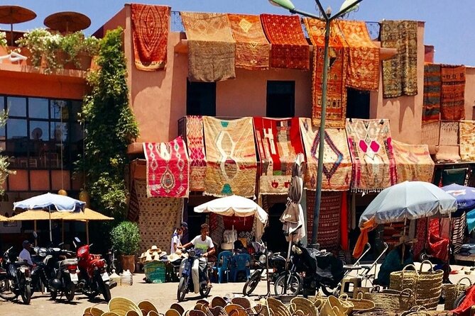 Marrakech: 3 Hour Colorful Souks Tour Discover Agafay Desert