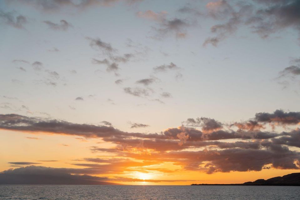 Maui: Luxury Alii Nui Catamaran Royal Sunset Dinner Sail - Mauis Captivating Sunset