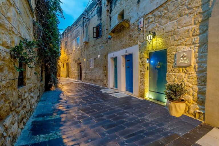 Mdina: Valletta Waterfront Area, Mdina, And Rabat Night Tour Tour Overview And Pricing