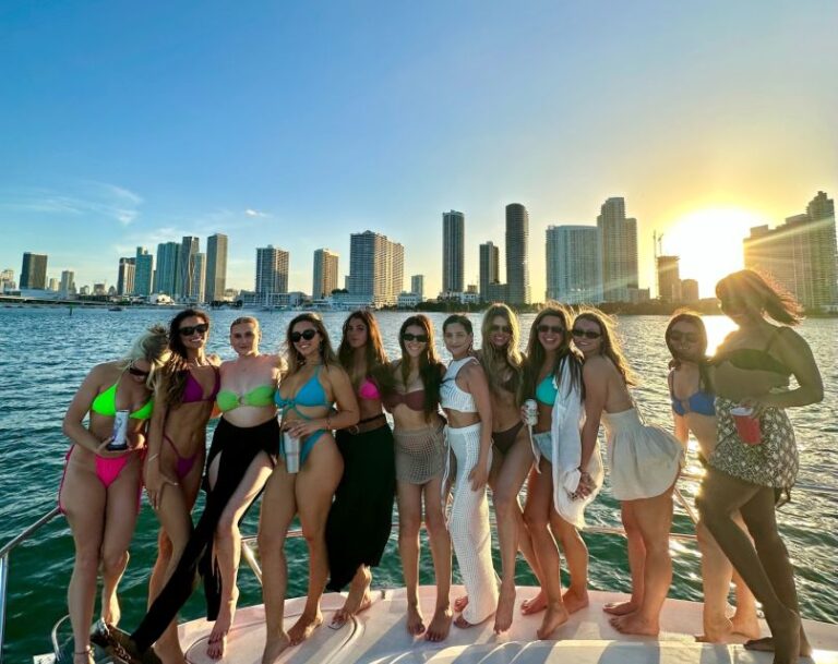 Miami Beach: Biscayne Bay Sightseeing Cruise With Swim Stop Cruise Overview