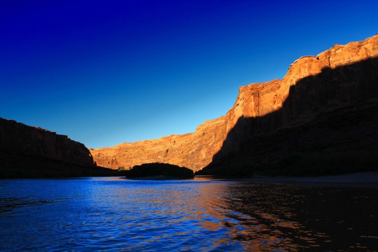 Moab: Colorado River Sunset Boat Tour With Optional Dinner Tour Overview