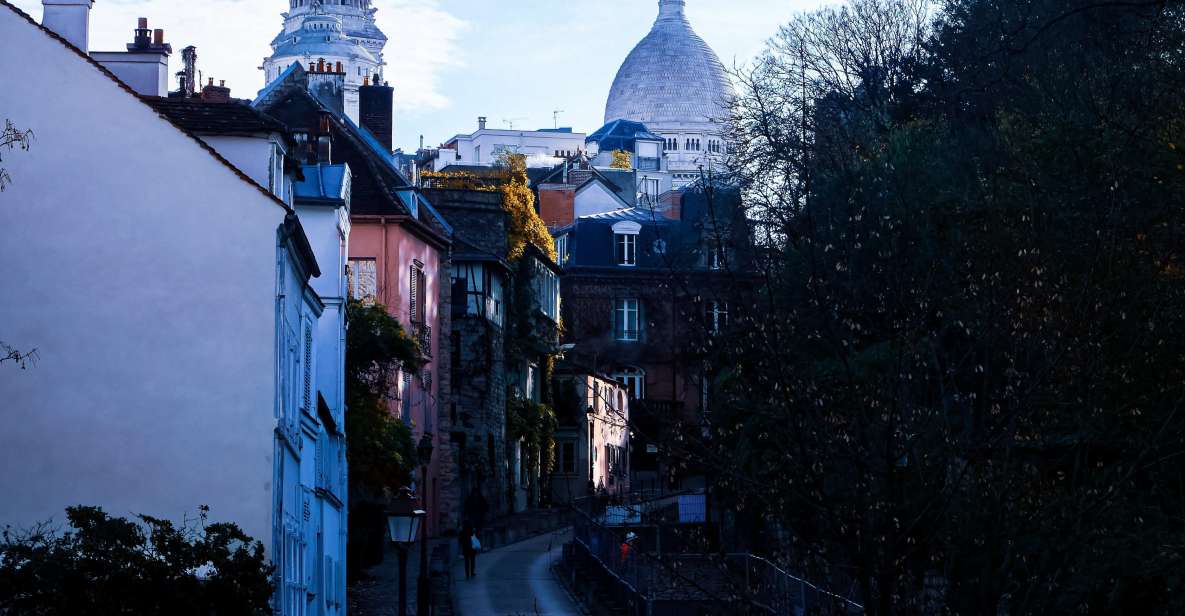 Montmartre: Semi Private Guided Stroll in Bohemian Paris - Discover Moulin Rouges History